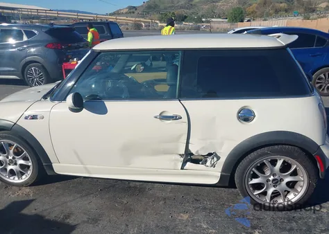 2006 Mini Cooper S из США, поврежденный, VIN WMWRE33546TL16703